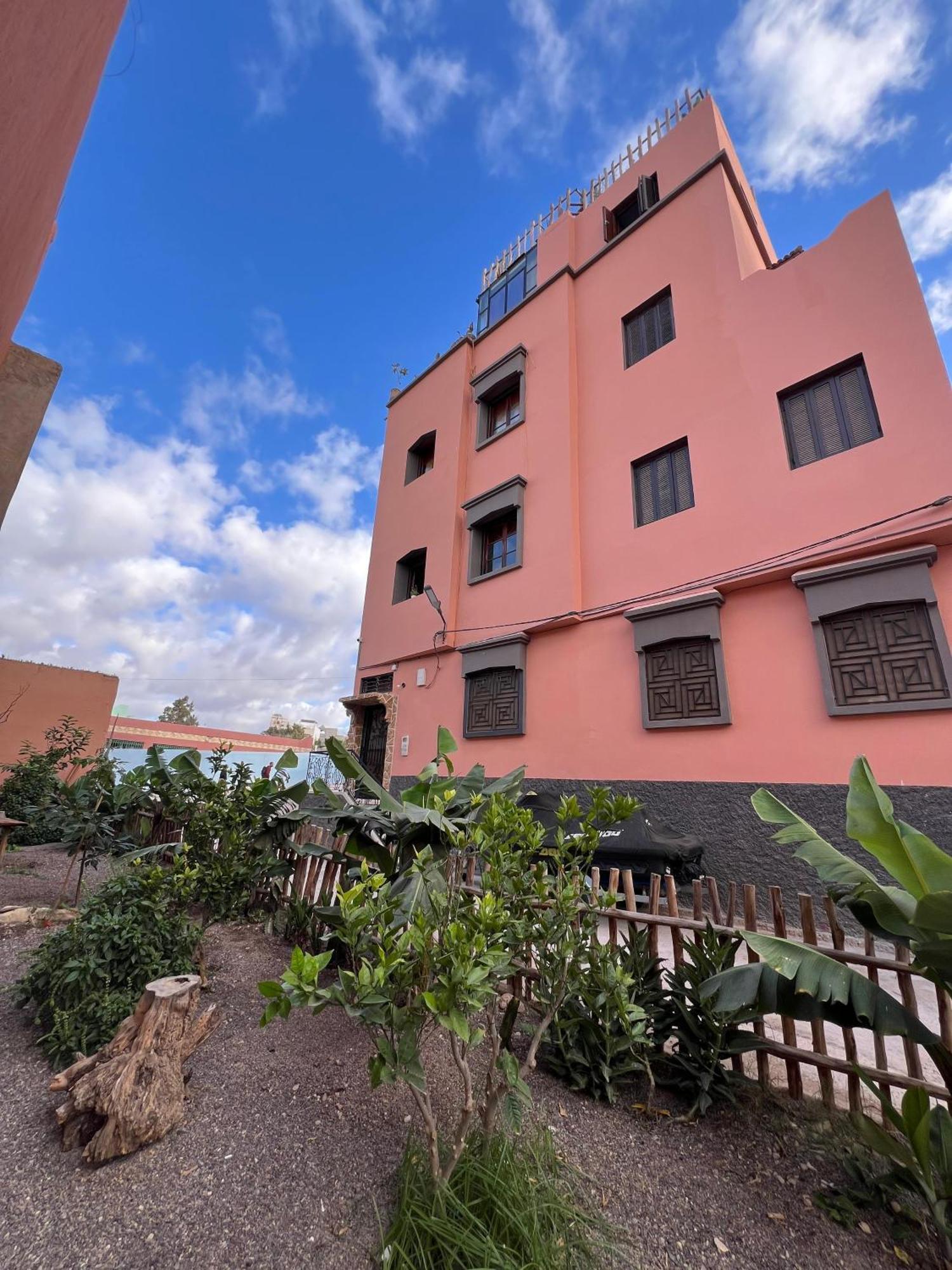 Berber Waves Surf House Hostel Tamraght Kültér fotó